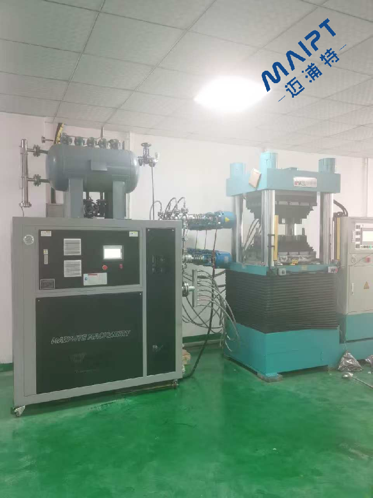 邁浦特機(jī)械為某軍工單位提供了一套80KW高品質(zhì)的400℃超高溫機(jī)組